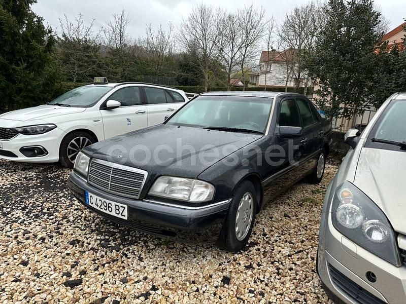 Usado Mercedes C220 Elegance 95 CV (69 kW) 1995 Negro Berlina