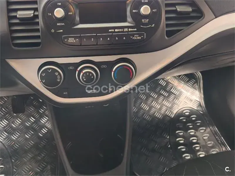 Usado Kia Picanto 69 CV (50 kW) 2014 Blanco Utilitario
