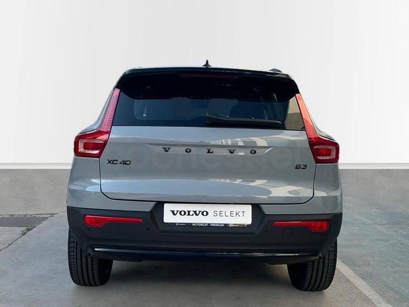 Nuevo Volvo XC40 Plus 163 CV (119 kW) 2025 Gris / plata SUV