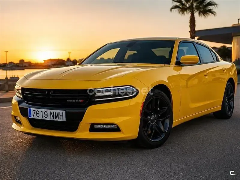Usado Dodge Charger 485 CV (356 kW) 2024 Amarillo Utilitario
