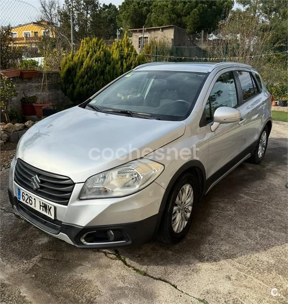 Gris / plata Usado 2014 Suzuki SX4 S-Cross SUV | 7999 € - Imagen 1/4