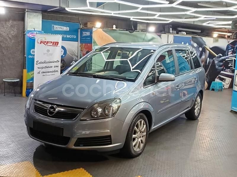 Gris / plata Usado 2007 Opel Zafira Enjoy Monovolumen | 6990 € (Un poco caro) - Imagen 1/4