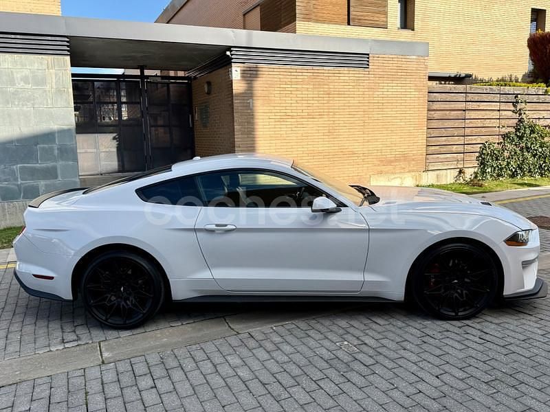 Usado Ford Mustang Fastback 291 CV (214 kW) 2020 Blanco Coupe