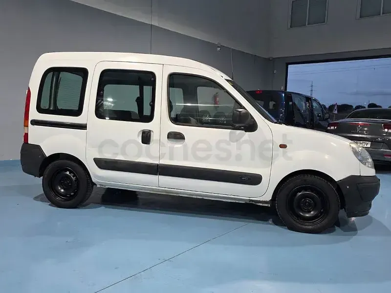 Usado Renault Kangoo 70 CV (51 kW) 2005 Blanco Monovolumen