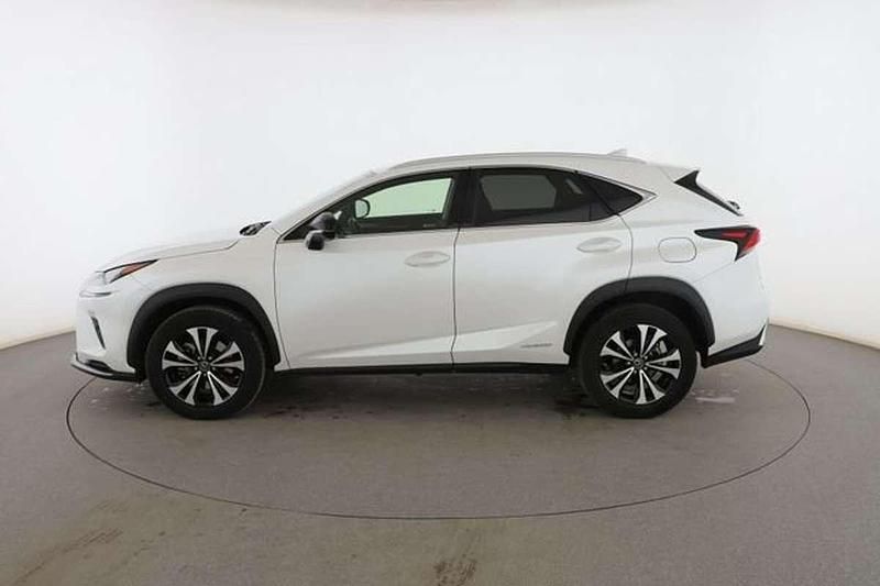 Usado Lexus NX300h 156 CV (114 kW) 2021 Blanco SUV