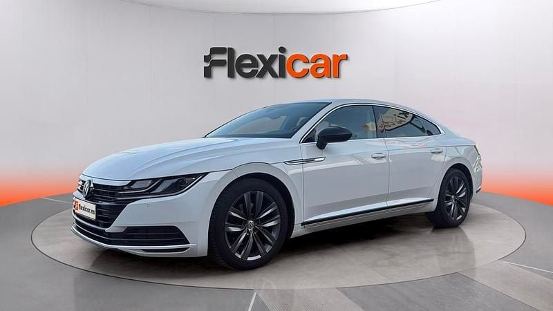 Begagnad VW Arteon 150 HK (110 kW) 2019 Vit Halvkombi