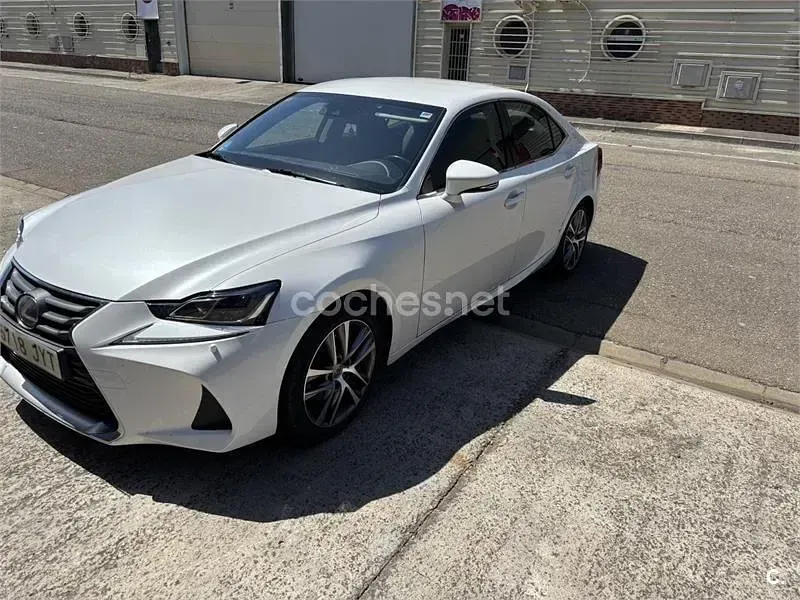 Usado Lexus IS300h Executive Line 223 CV (164 kW) 2017 Blanco Berlina