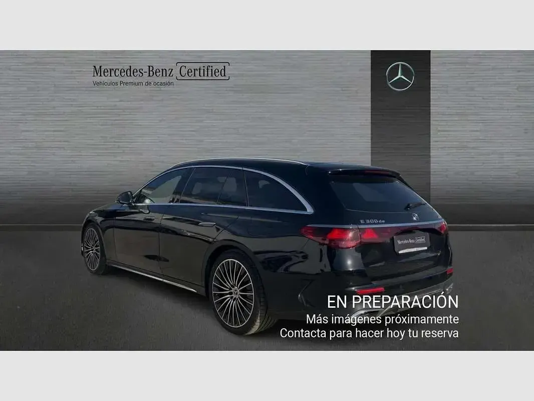 Usado Mercedes E300 313 CV (230 kW) 2025 Negro Familiar