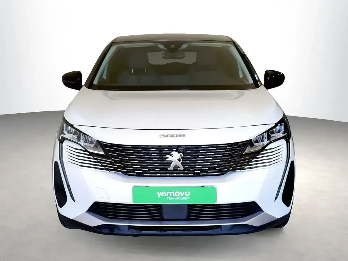 Usado Peugeot 3008 Allure 131 CV (96 kW) 2022 Gris SUV