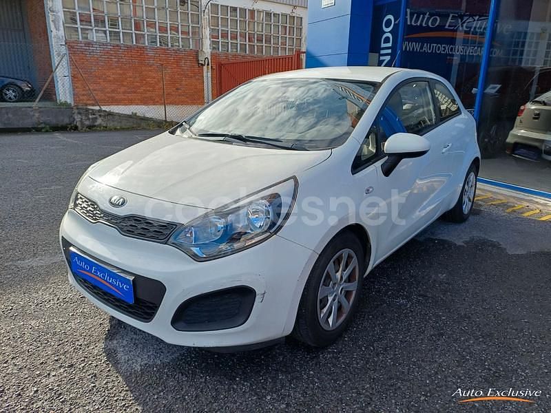 Usado Kia Rio 85 CV (62 kW) 2014 Blanco Berlina