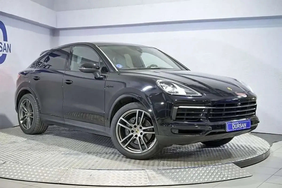 Usado Porsche Cayenne E-Hybrid 462 CV (339 kW) 2022 Negro SUV