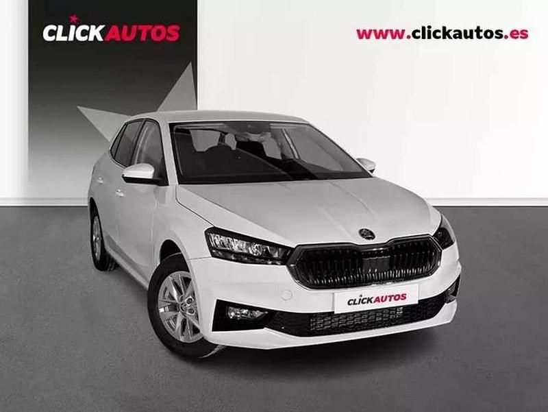 Usado Skoda Fabia Selection 116 CV (85 kW) 2025 Blanco Utilitario