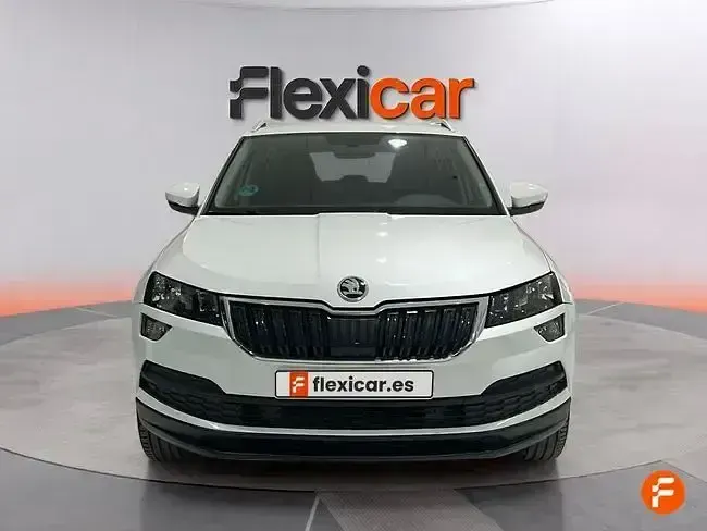 Usado Skoda Karoq Ambition 150 CV (110 kW) 2021 Blanco SUV