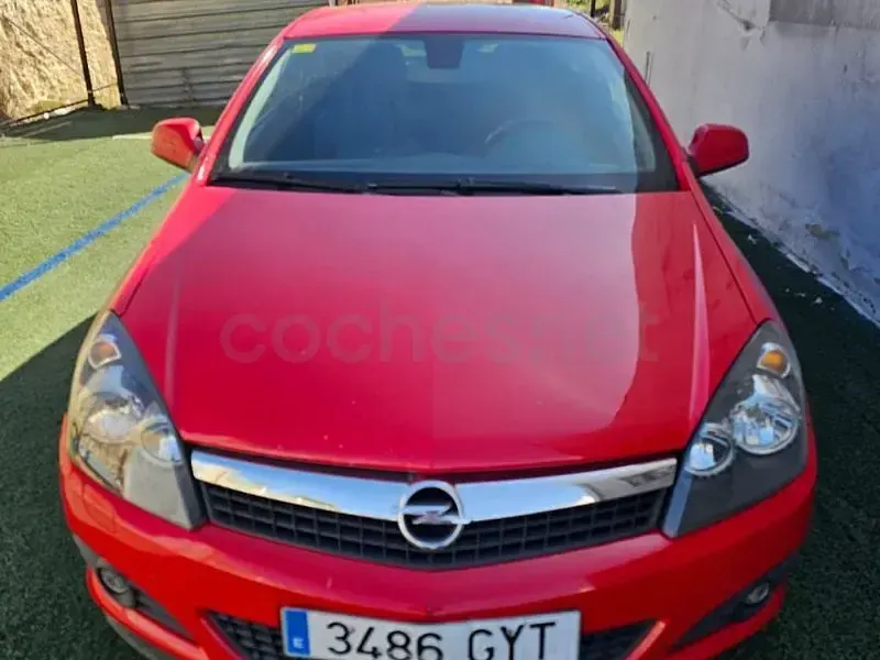 Usado Opel Astra GTC 110 CV (80 kW) 2010 Rojo Berlina