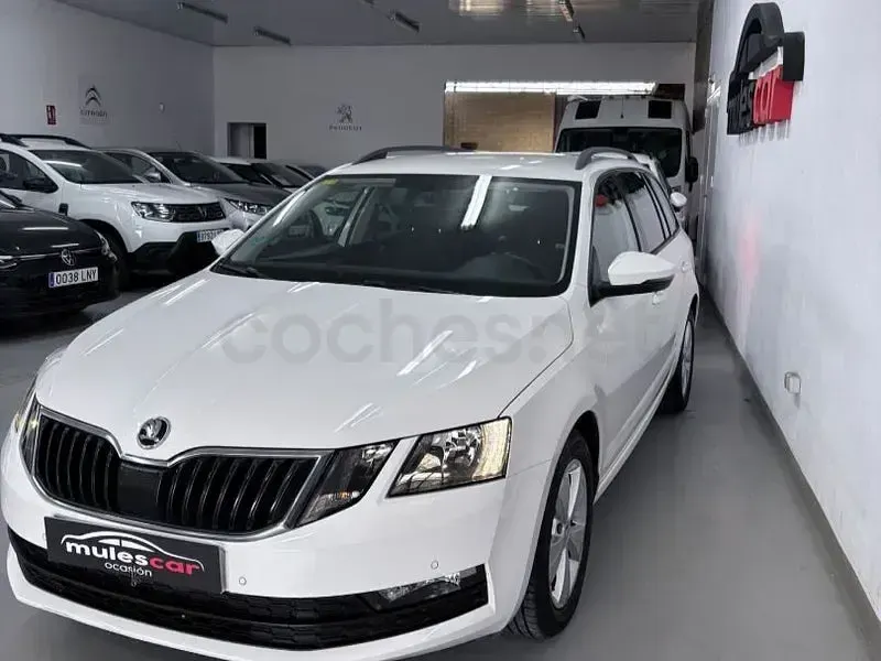 Usado Skoda Octavia Ambition 115 CV (84 kW) 2019 Blanco Familiar