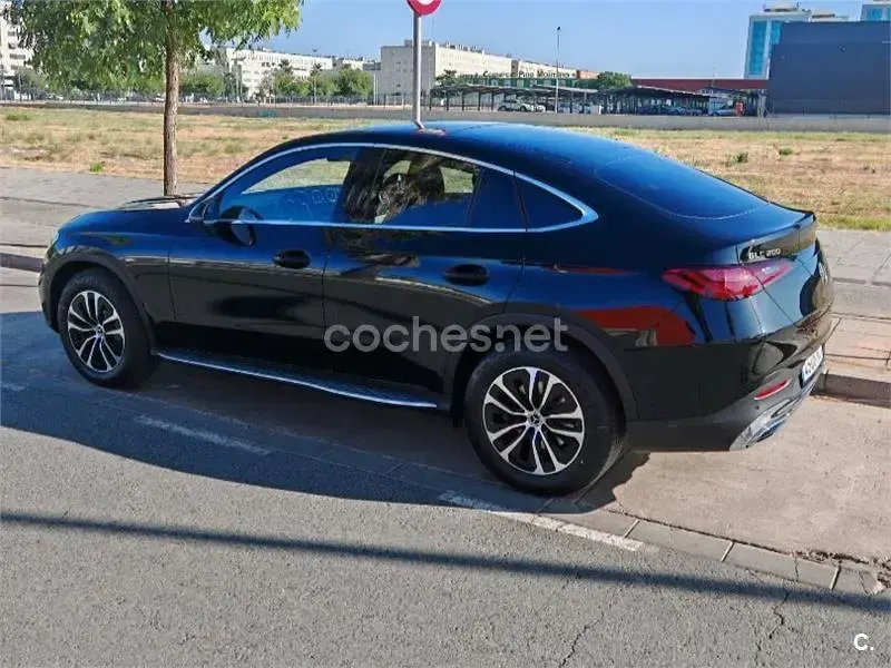Usado Mercedes GLC200 204 CV (150 kW) 2025 Negro SUV