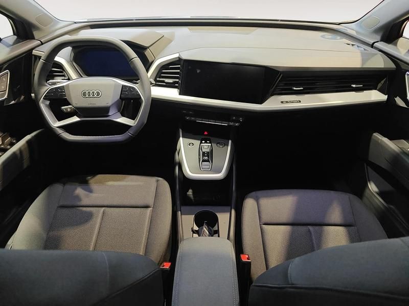 Usado Audi Q4 Sportback e-tron Advanced Plus 150 kW (204 CV) 2026 Gris/plata SUV