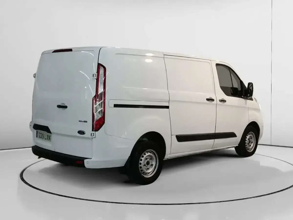 Usado Ford Transit Custom Trend 130 CV (95 kW) 2022 Blanco Van