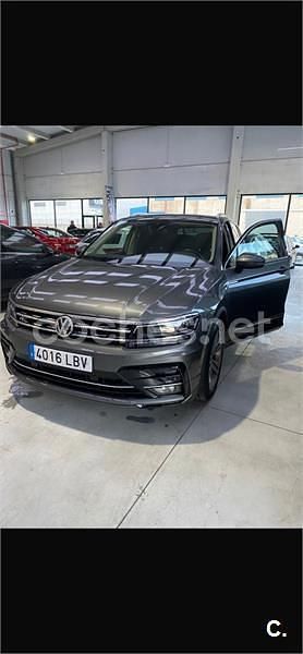 Usado VW Tiguan R-line 150 CV (110 kW) 2019 Gris / plata SUV