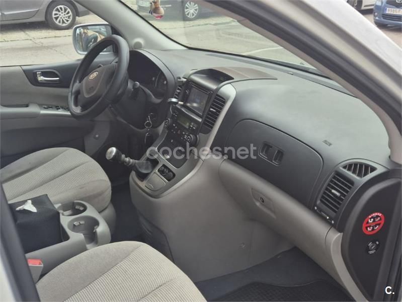 Gris / plata Usado 2010 Kia Carnival Active Monovolumen | 5500 € (Un poco caro) - Imagen 1/4