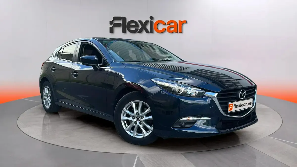 Begagnad Mazda 3 Luxury 105 HK (77 kW) 2017 Sedan