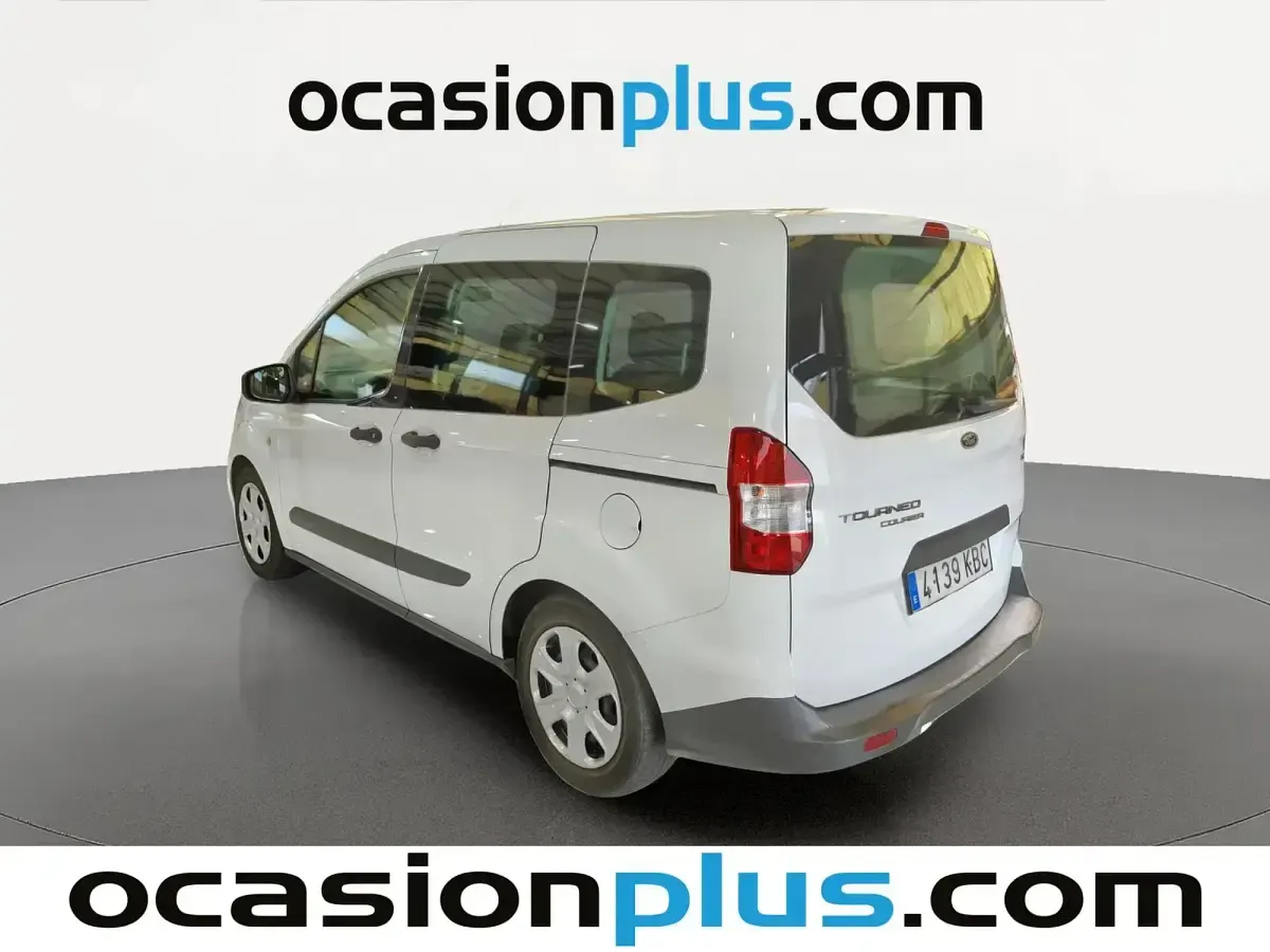Usado Ford Tourneo Courier Ambiente 100 CV (73 kW) 2017 Blanco Monovolumen