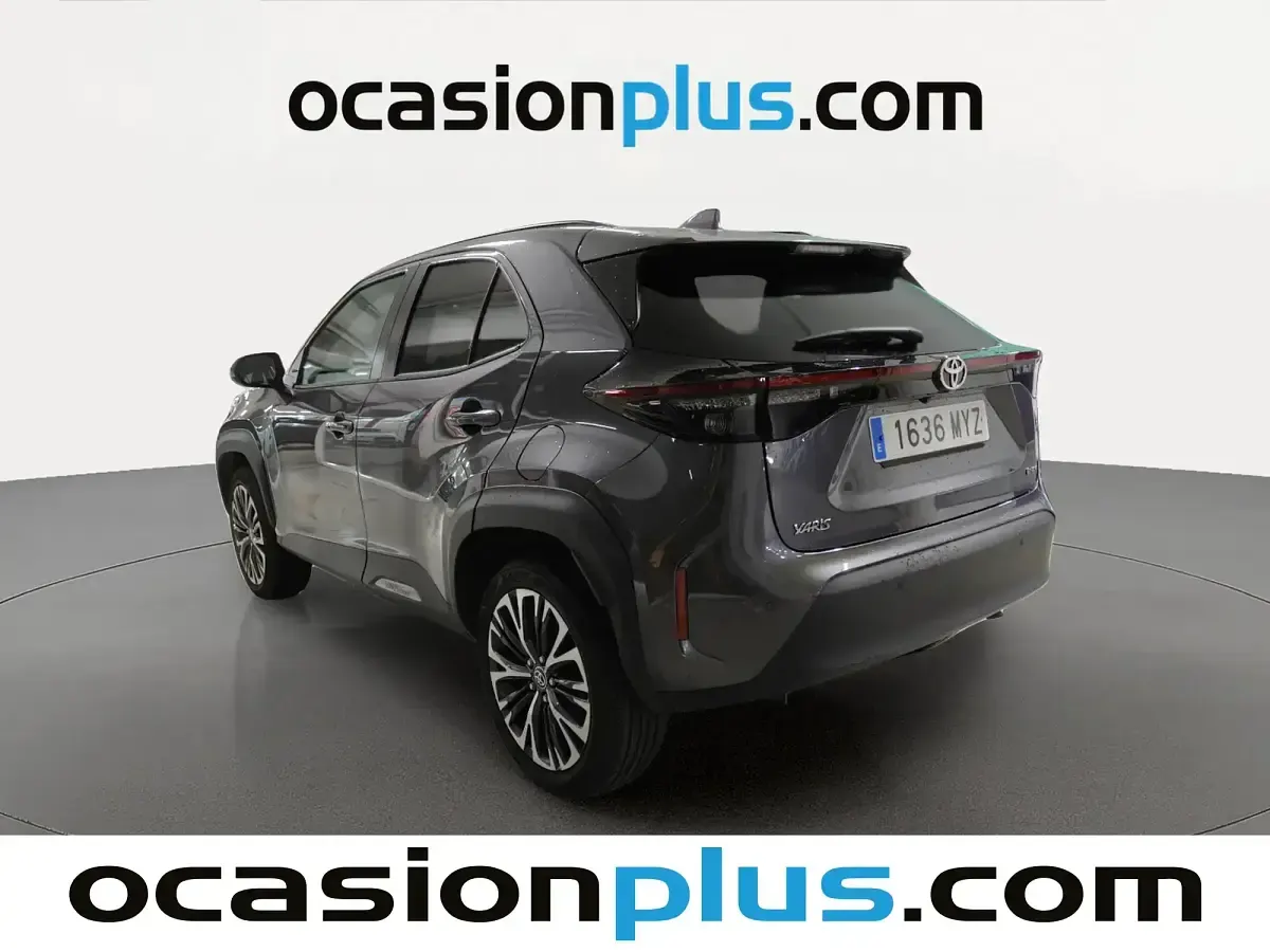 Usado Toyota Yaris Cross Style 116 CV (85 kW) 2025 Gris SUV