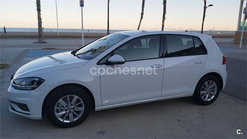 Używany VW Golf VII Edition 115 KM (84 kW) 2020 Biały Sedan/Limuzyna
