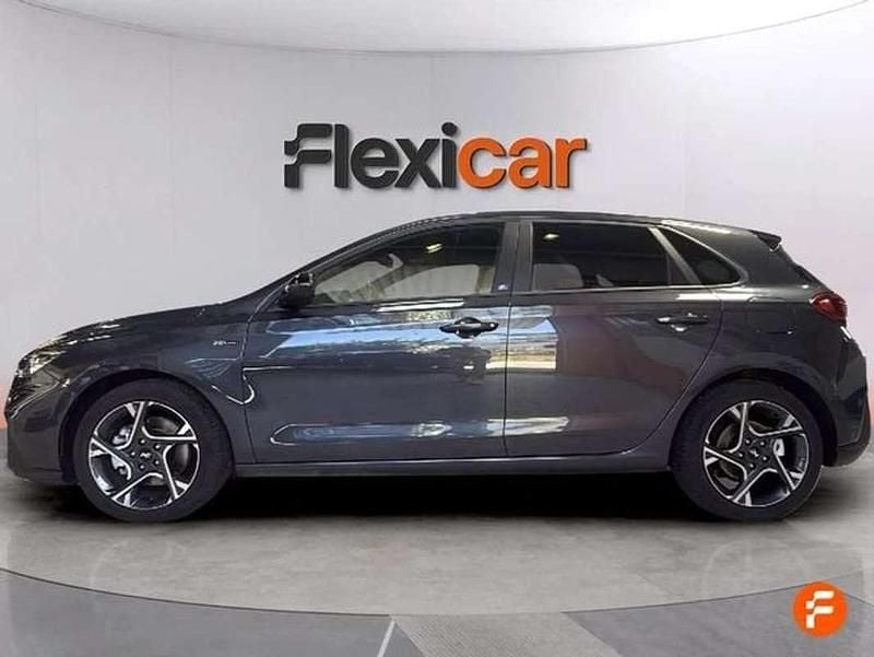 Usado Hyundai i30 N Line 120 CV (88 kW) 2023 Gris Berlina