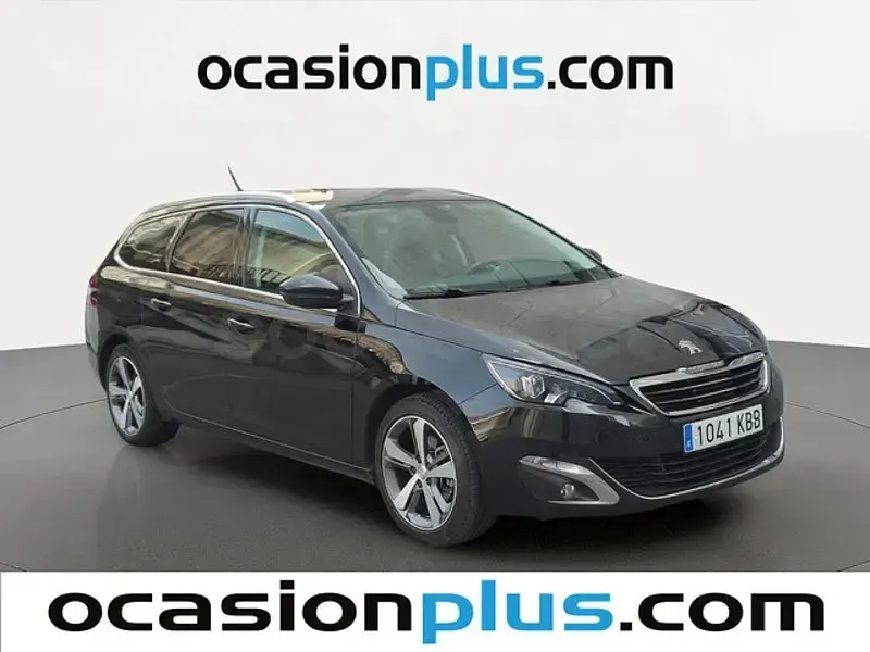 Usado Peugeot 308 SW Allure 120 CV (88 kW) 2017 Negro Familiar