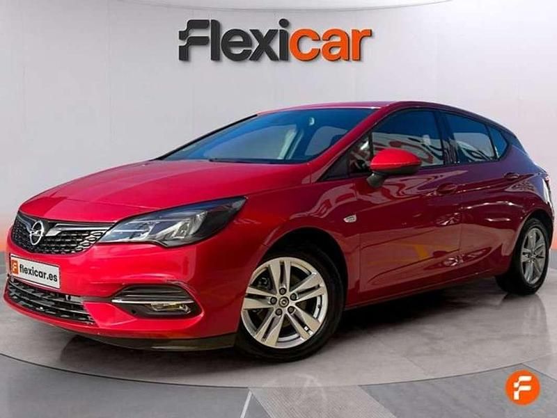Usado Opel Astra Business Elegance 131 CV (96 kW) 2020 Rojo Familiar