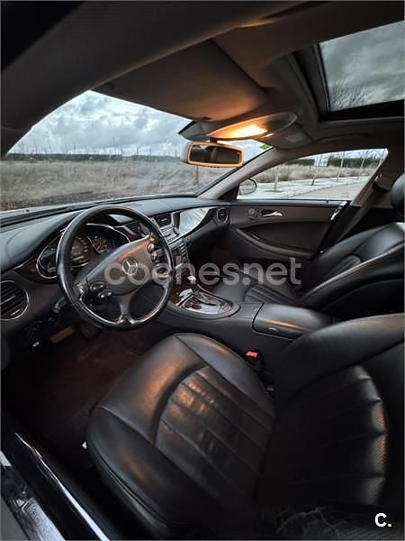 Usado Mercedes CLS320 224 CV (164 kW) 2005 Gris / plata Berlina