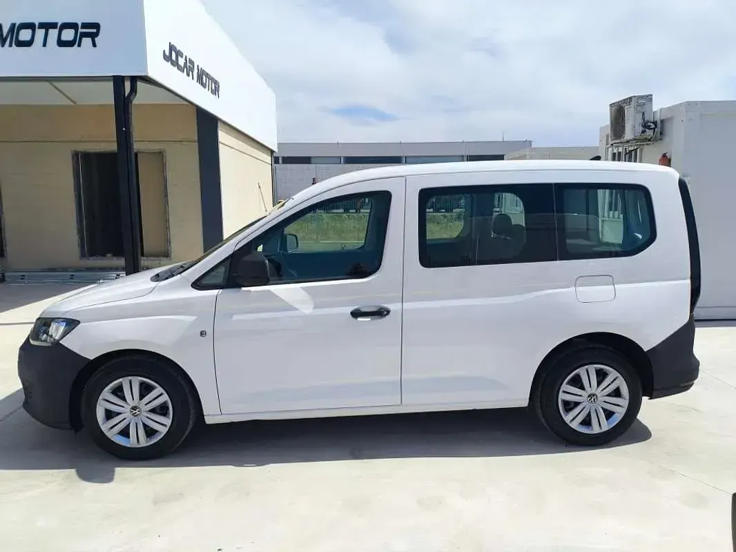 Usado VW Caddy 102 CV (75 kW) 2021 Blanco Monovolumen