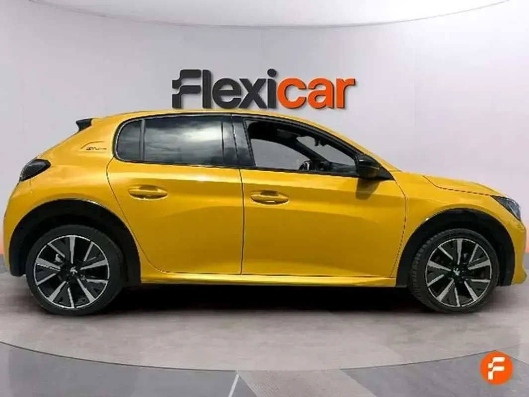 Usado Peugeot 208 GT 101 CV (74 kW) 2020 Amarillo Utilitario