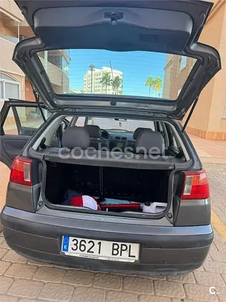 Usado Seat Ibiza 60 CV (44 kW) 2001 Gris / plata Utilitario