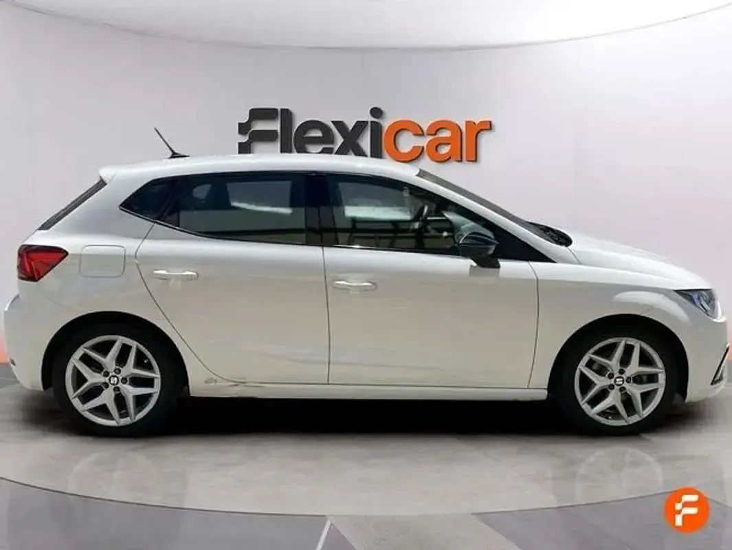 Usado Seat Ibiza FR 116 CV (85 kW) 2018 Blanco Utilitario