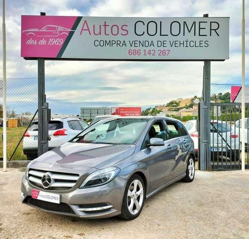 Usado Mercedes B180 109 CV (80 kW) 2014 Gris Monovolumen