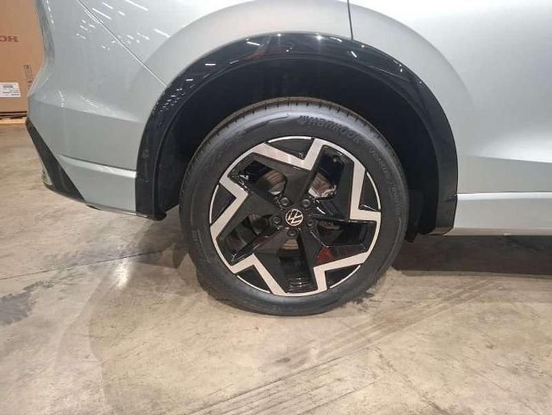 Usado VW Tiguan R-line 204 CV (150 kW) 2025 Plateado SUV