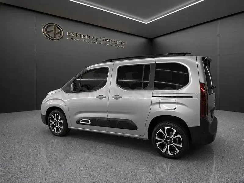 Usado Citroën Berlingo Shine 102 CV (75 kW) 2021 Gris / plata Monovolumen