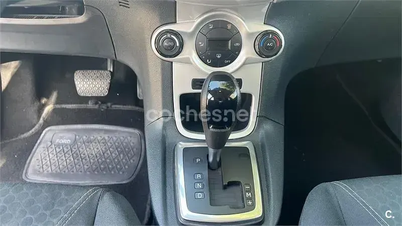 Usado Ford Fiesta Titanium 96 CV (70 kW) 2010 Azul Berlina