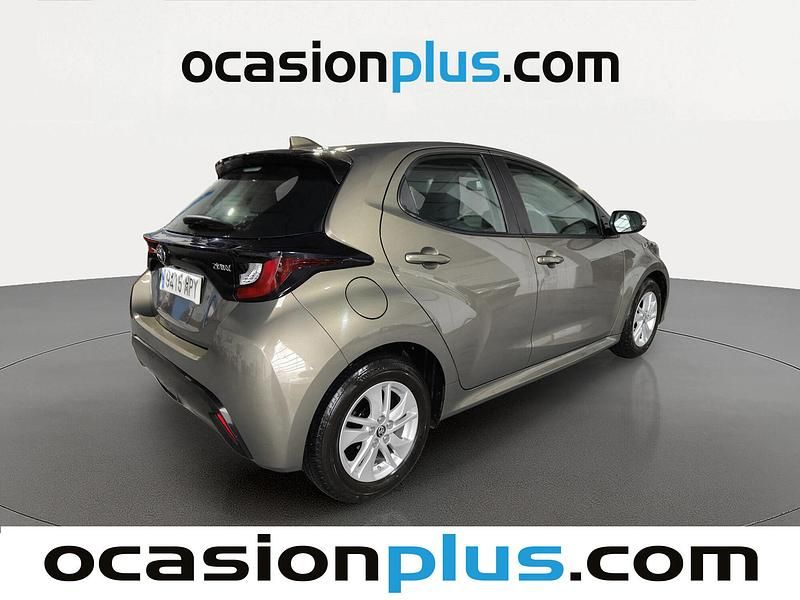 Usado Toyota Yaris Edition 125 CV (91 kW) 2024 Marrón Utilitario