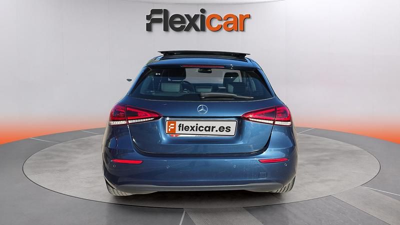 Usado Mercedes A180 136 CV (100 kW) 2019 Azul Berlina