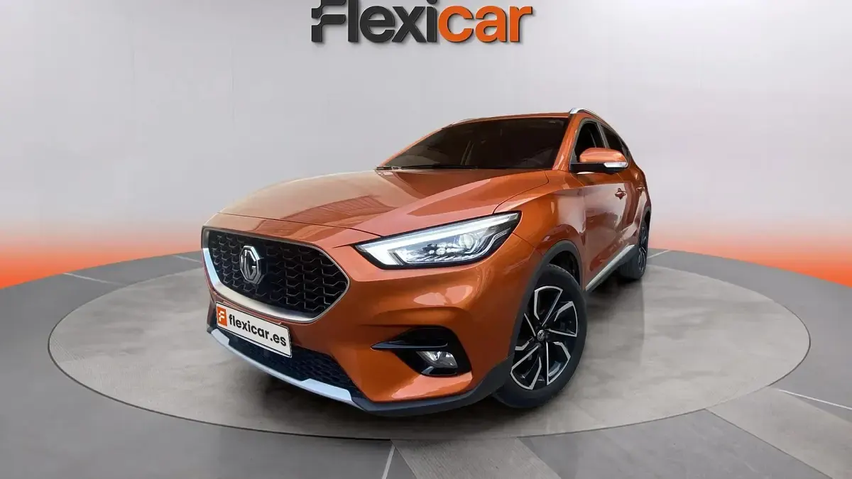 Usado MG ZS Luxury 111 CV (81 kW) 2023 Naranja Berlina