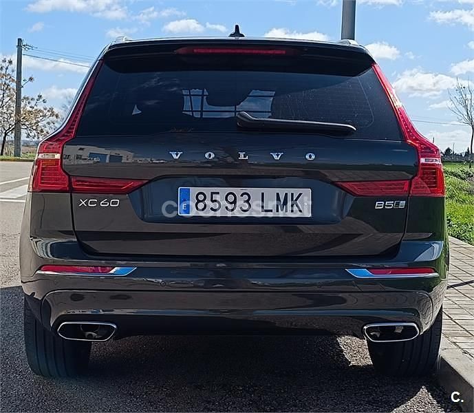 Usado Volvo XC60 Inscription 235 CV (172 kW) 2021 Marrón SUV