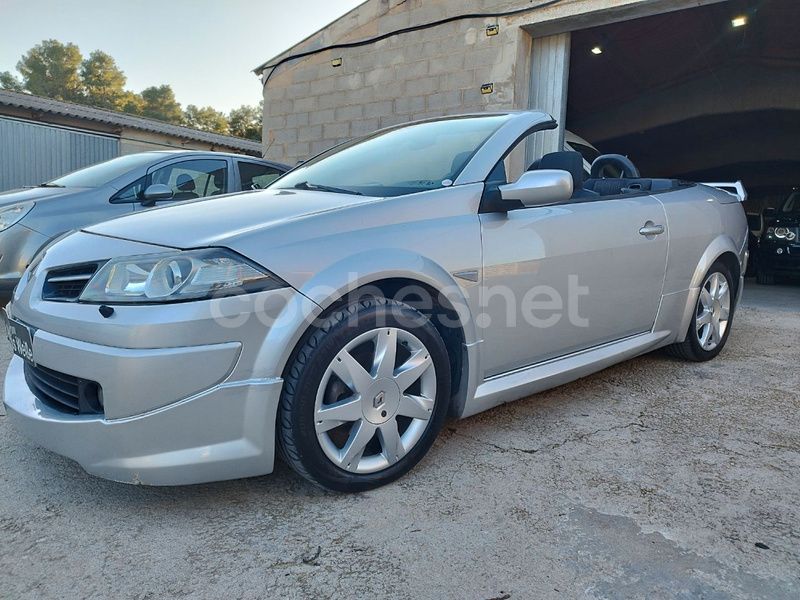 Gris / plata Usado 2007 Renault Mégane Cabriolet Dynamique Descapotable | 5999 € (Precio justo) - Imagen 1/4