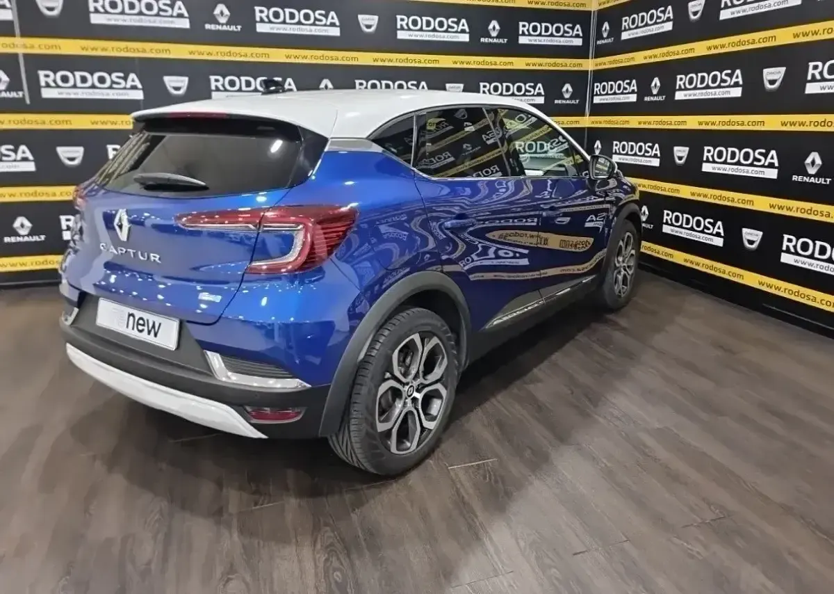 Usado Renault Captur Zen 160 CV (117 kW) 2022 Azul SUV