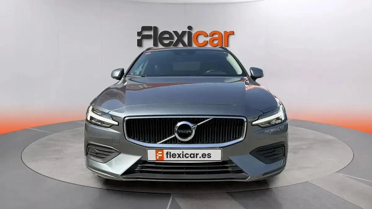 Usado Volvo V60 Momentum 150 CV (110 kW) 2019 Negro Familiar