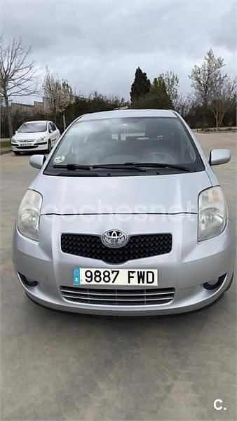 Begagnad Toyota Yaris 90 HK (66 kW) 2007 Grå Halvkombi