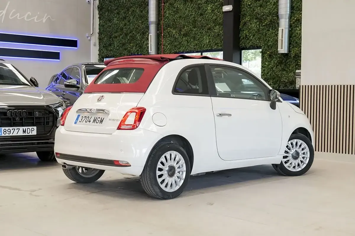 Usado Fiat 500C Dolcevita 70 CV (51 kW) 2023 Blanco Descapotable