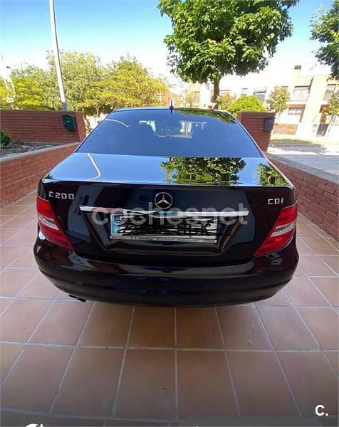 Usado Mercedes C200 136 CV (100 kW) 2011 Negro Berlina